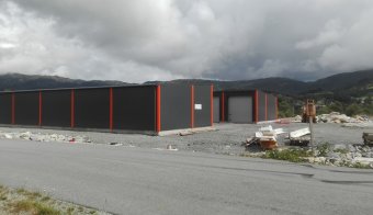 HALL 20 X 7 X 3,5 M