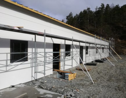 sandwich-panel-used-as-suspended-ceilings-in-industrial-halls-and-cold-stores.jpg