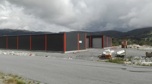 HALL 20 X 7 X 3,5 M