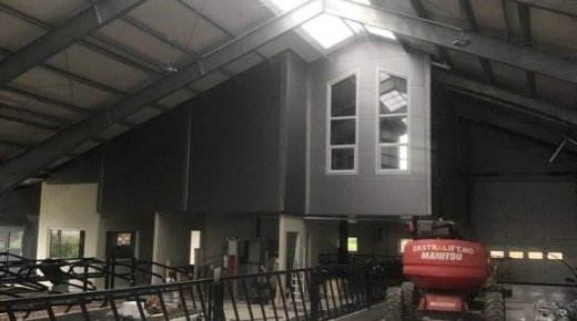 HALL 30,0 x 49,8 M